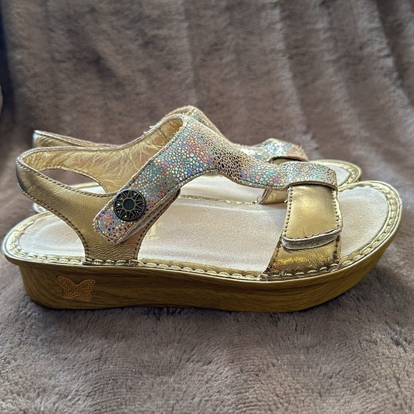 ALEGRIA Kendra- 680 Gold Sandal Sz 35 US(5-5.5) - Picture 5 of 16